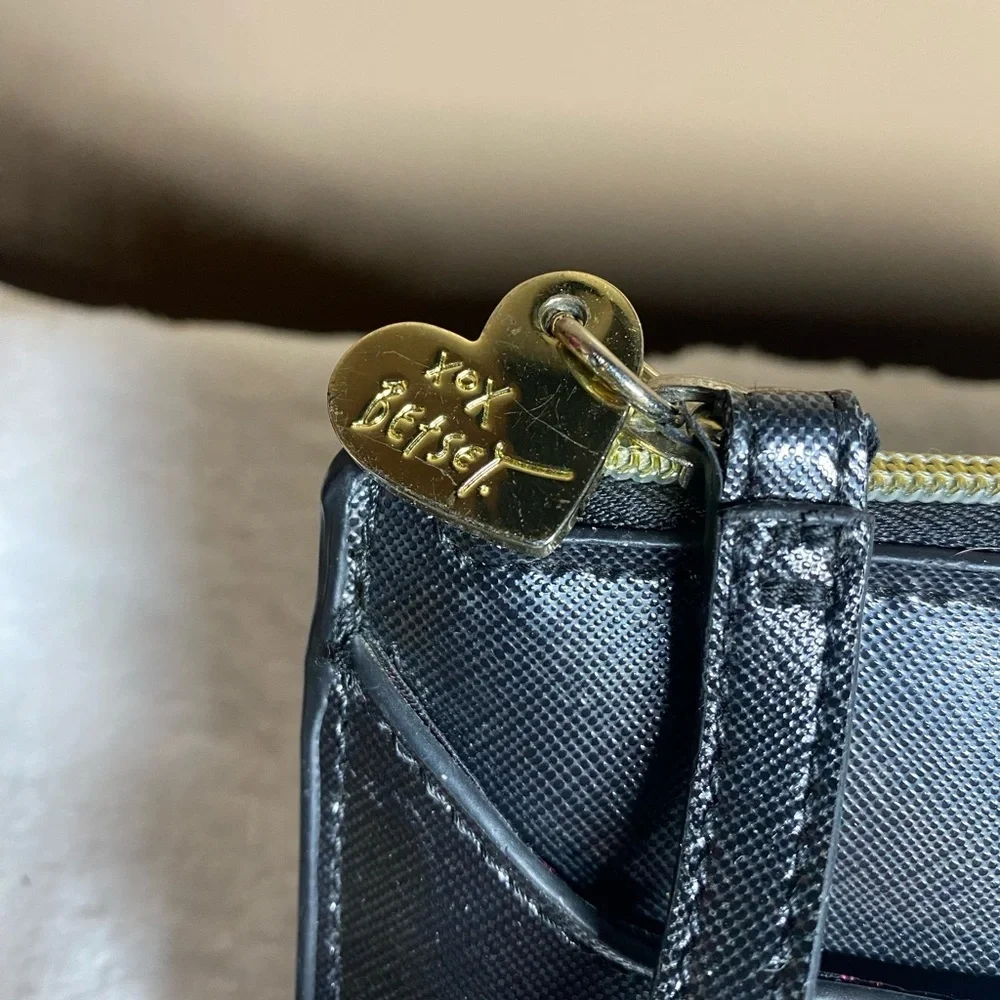 EUC Betsey Johnson Wristlet/Wallet